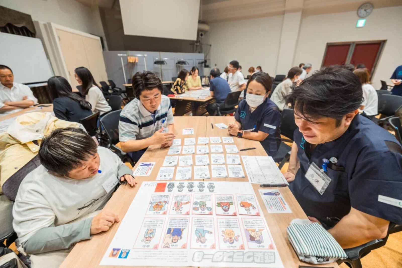 感染クラスター8 ゲーム研修の様子
